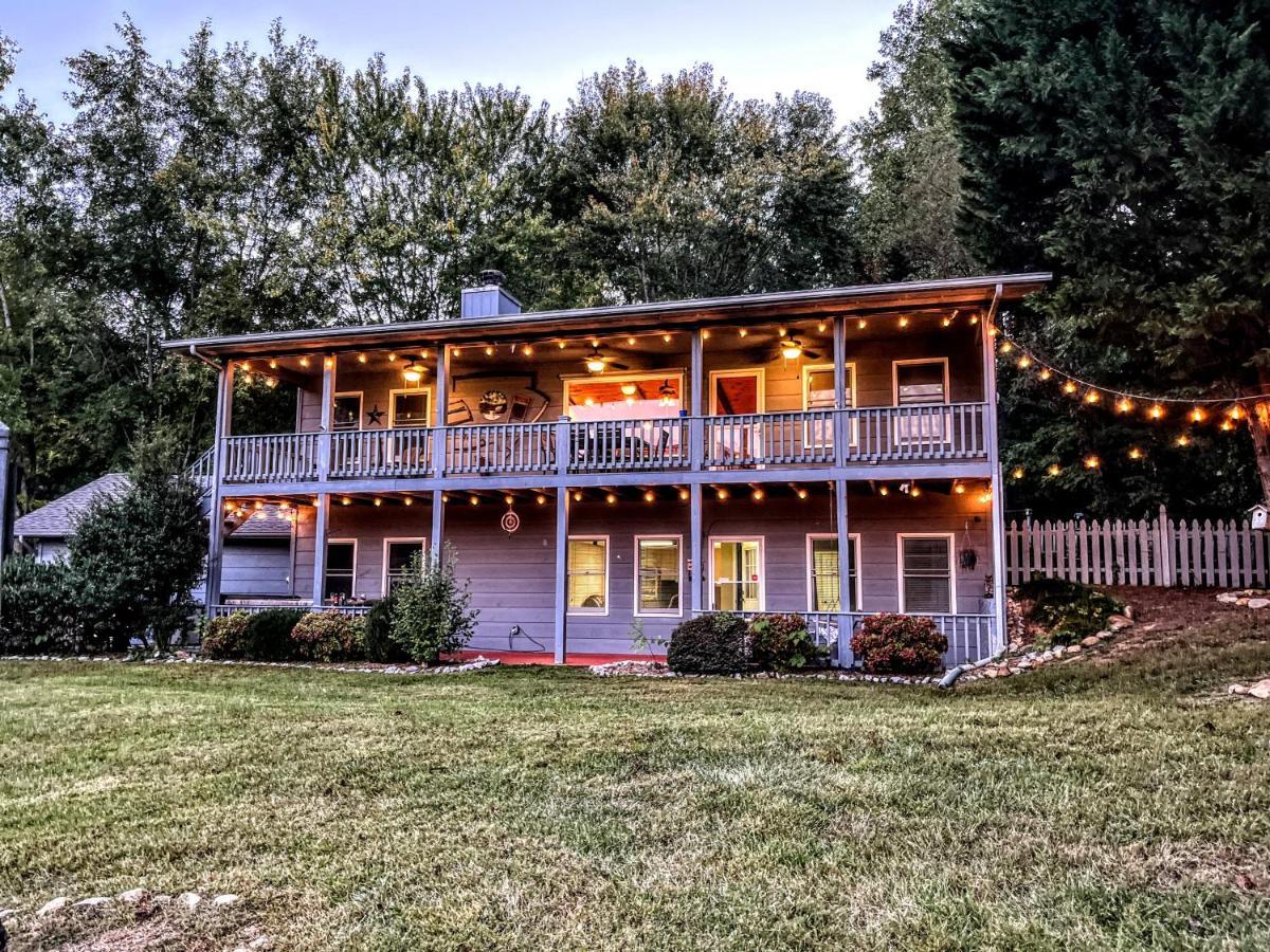 Ole Smoky Bnb - Game Room, Hot Tub, Mtn Views! Pigeon Forge Esterno foto