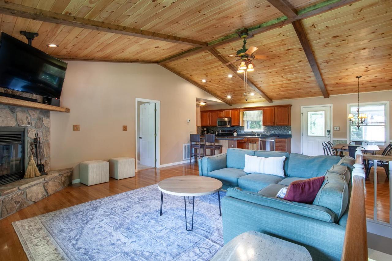 Ole Smoky Bnb - Game Room, Hot Tub, Mtn Views! Pigeon Forge Esterno foto