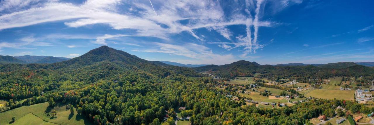Ole Smoky Bnb - Game Room, Hot Tub, Mtn Views! Pigeon Forge Esterno foto